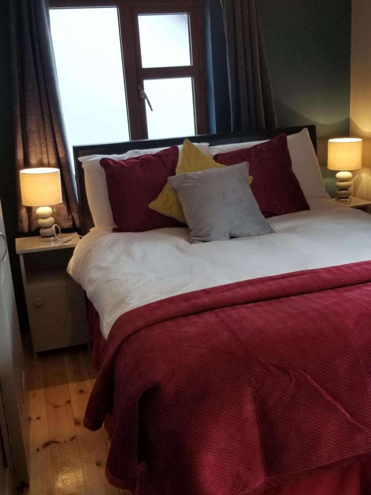 Baywatch Inn 丁格尔 外观 照片